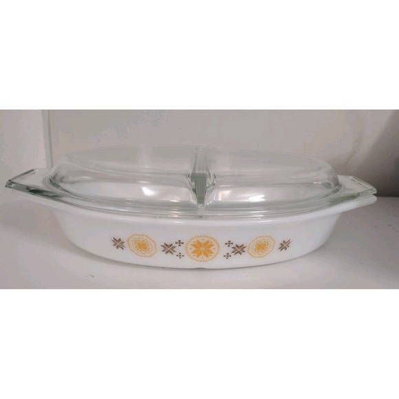 Pyrex Other - Vintage Pyrex Town And Country Divided Casserole Dish 1 1/2 QT With 945c Lid